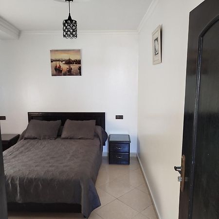 Apartment Corniche Ksar Sgher Ksar Sghir Eksteriør billede